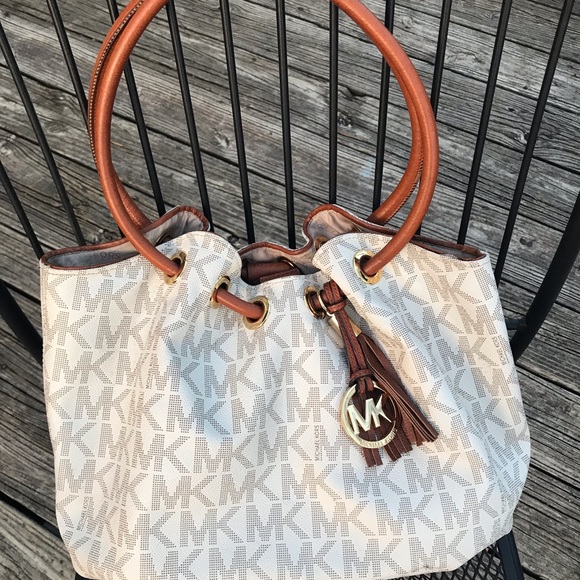 Michael Kors Purse - Picture 1 of 3